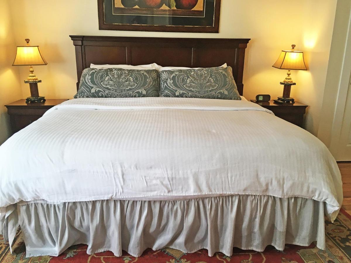 Luxury King Room 401