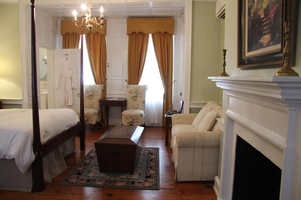 Queen Room Garden View