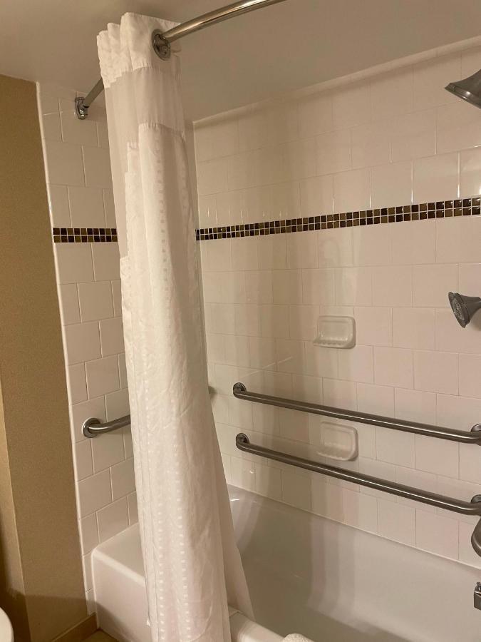 Double Room - Mobility Access Tub/Non-Smoking