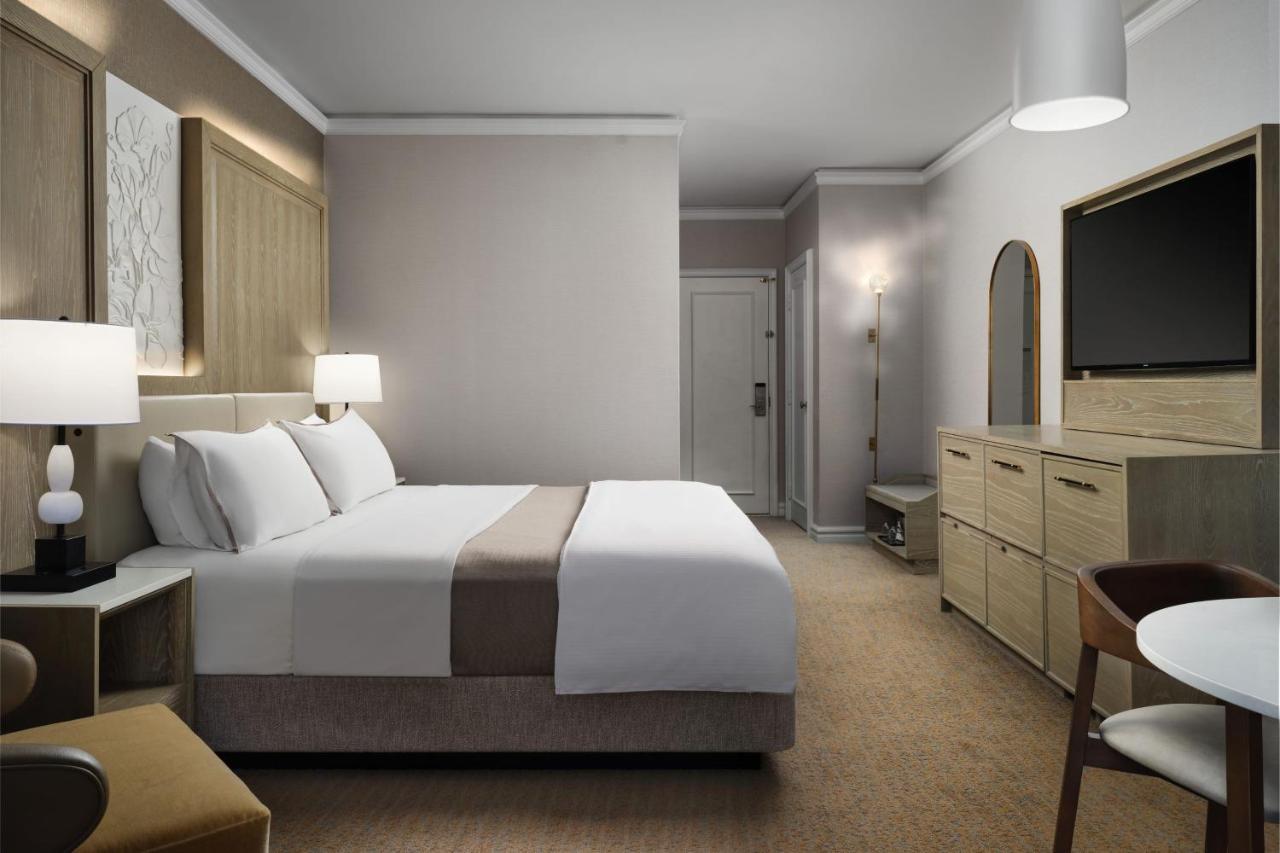 Deluxe King Room City View