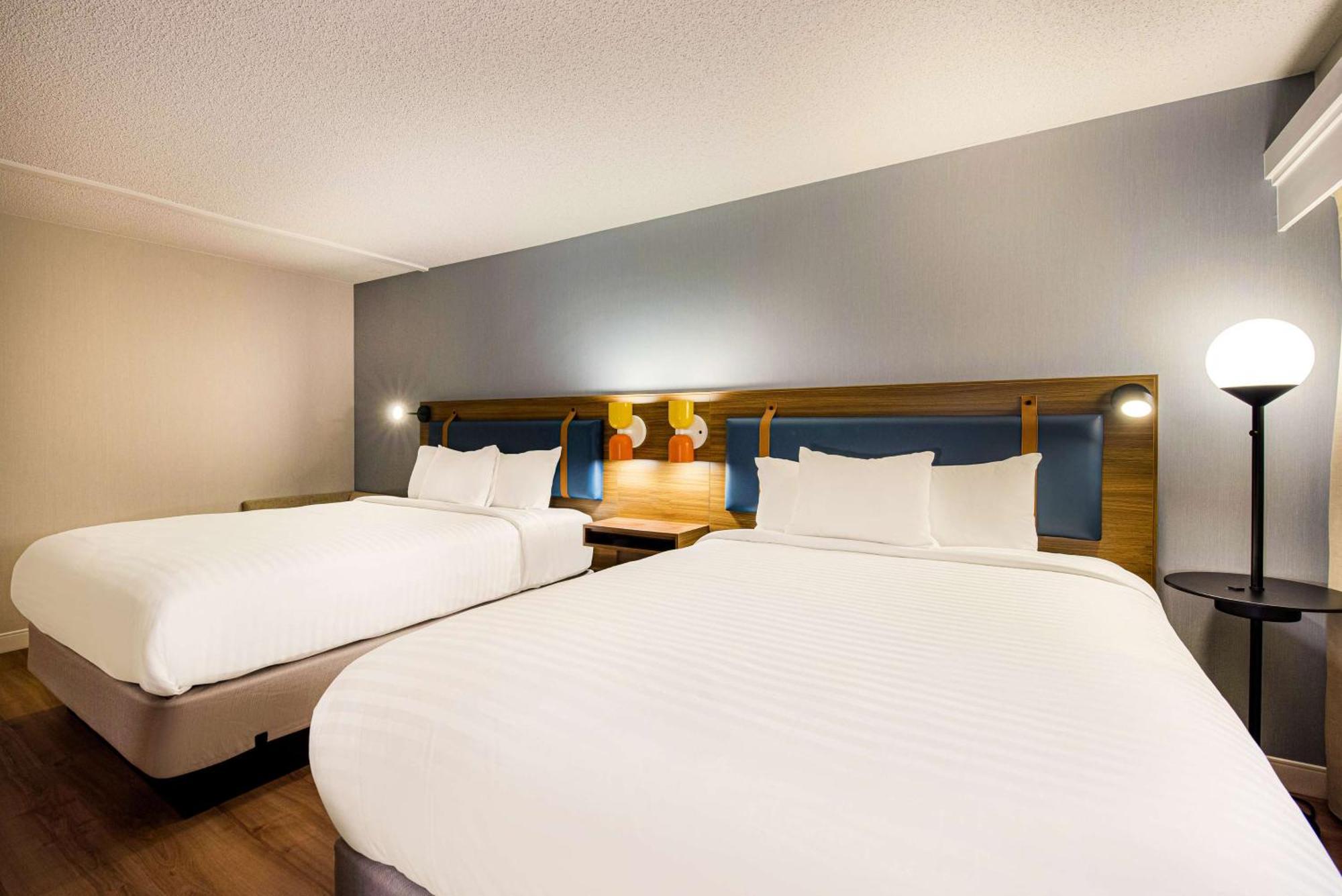 Guestroom Two Queens