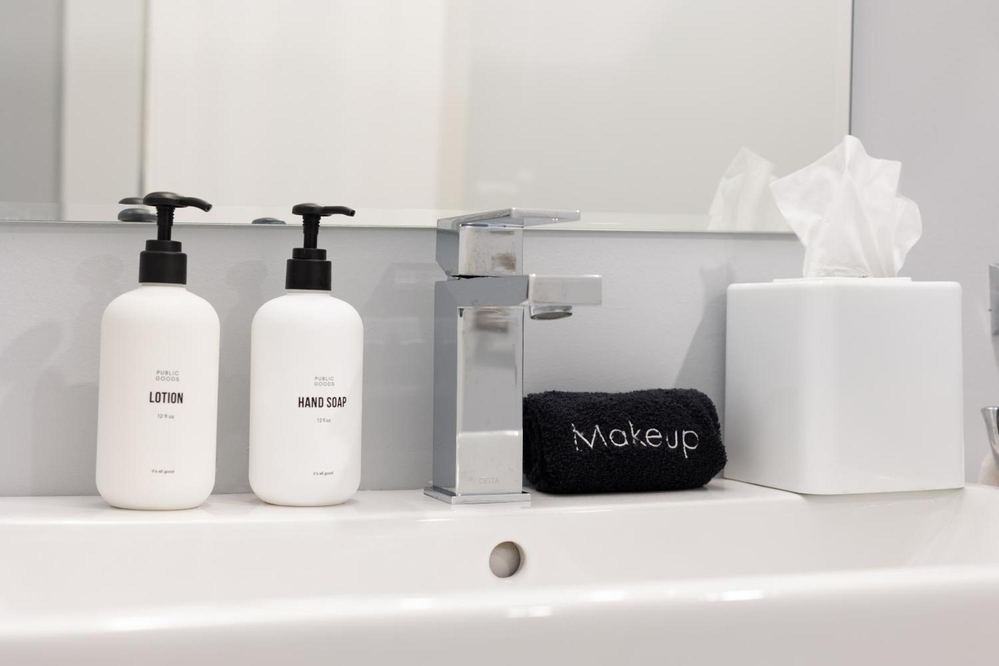 One-Bedroom Apartment,1547858824:JPEG