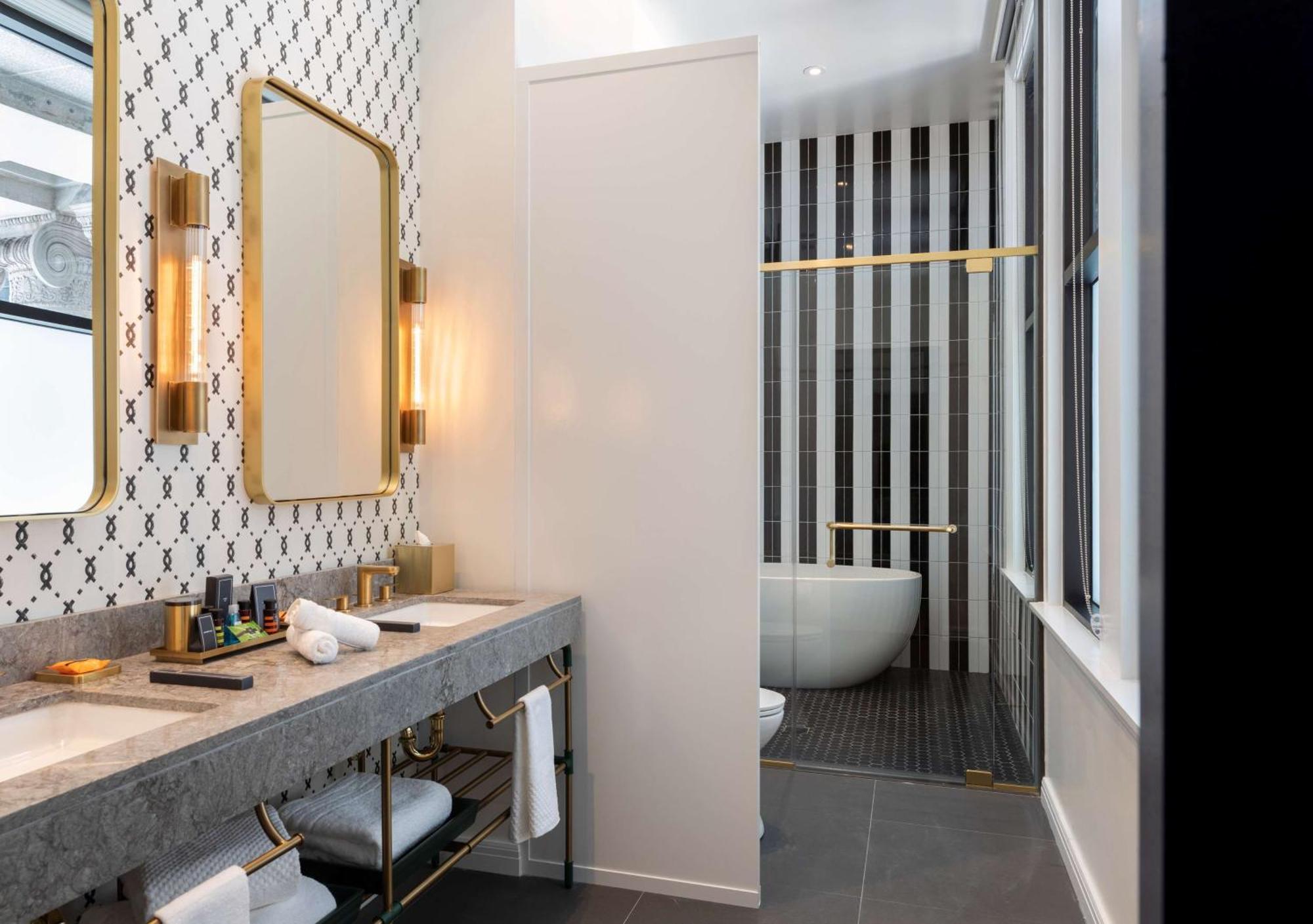 One-Bedroom Premium King Suite