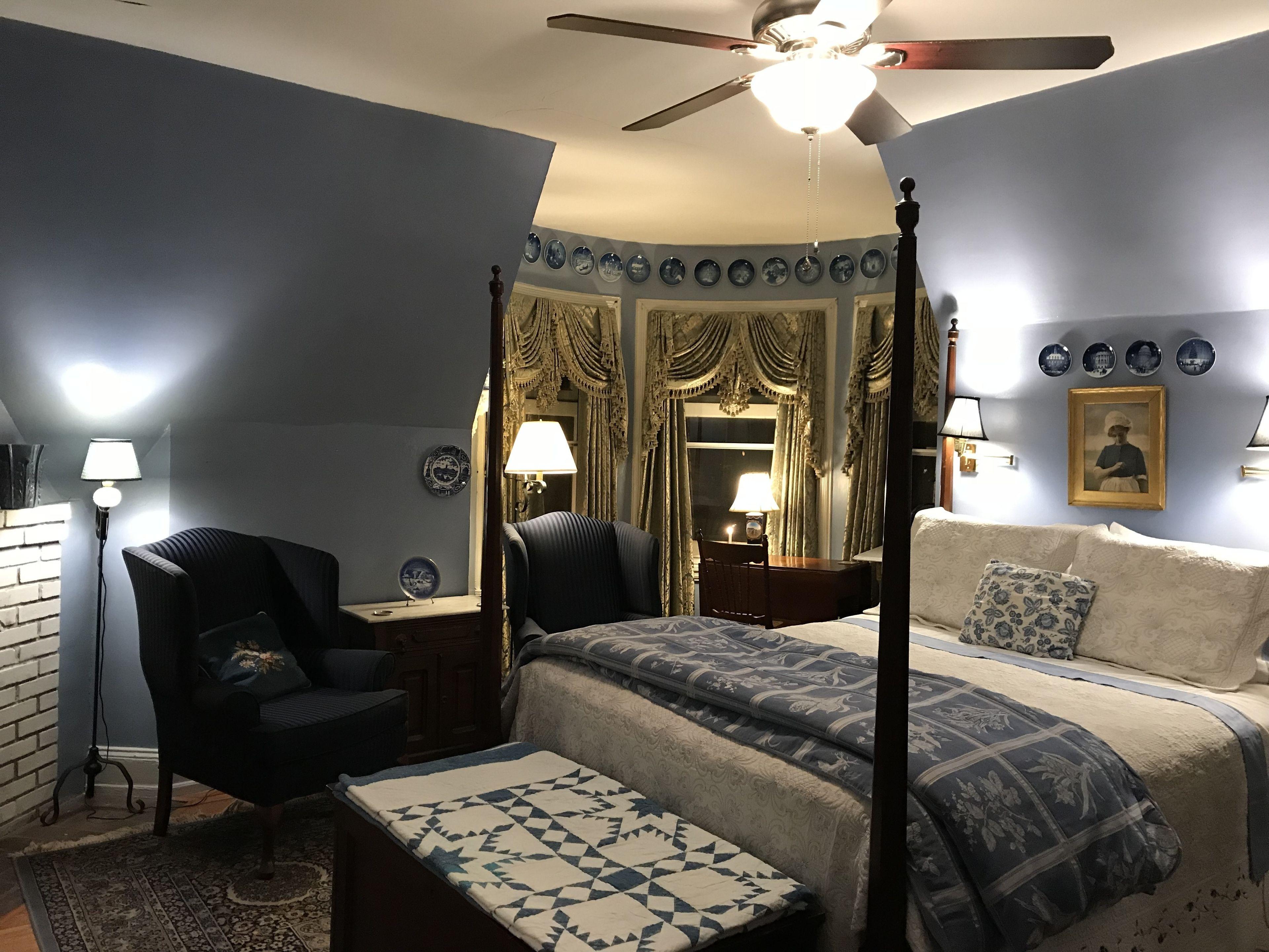 Deluxe Queen Room Private Bathroom