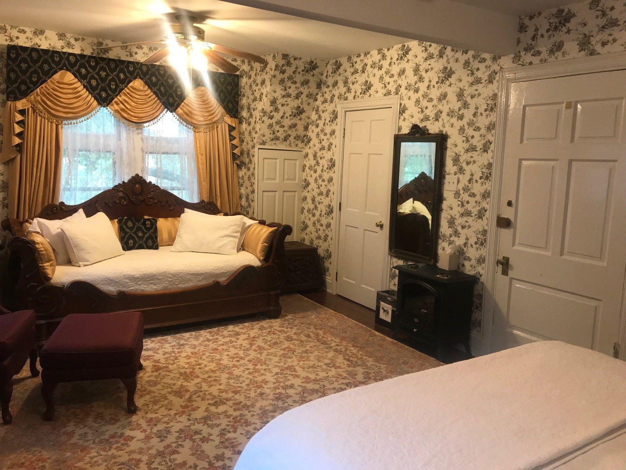 Deluxe Twin Room Private Bathroom