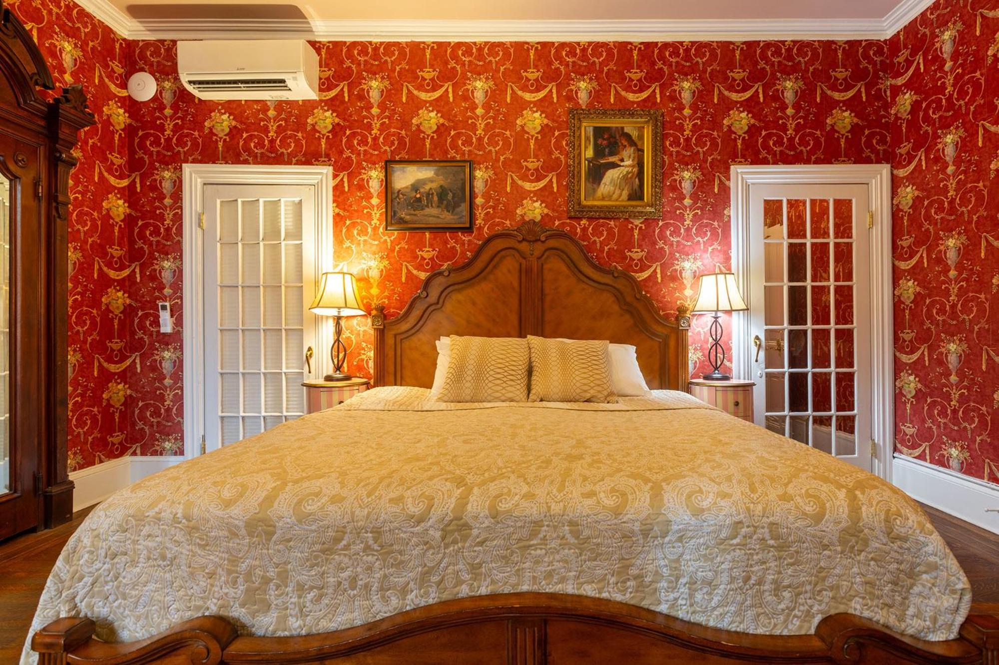 Queen Suite