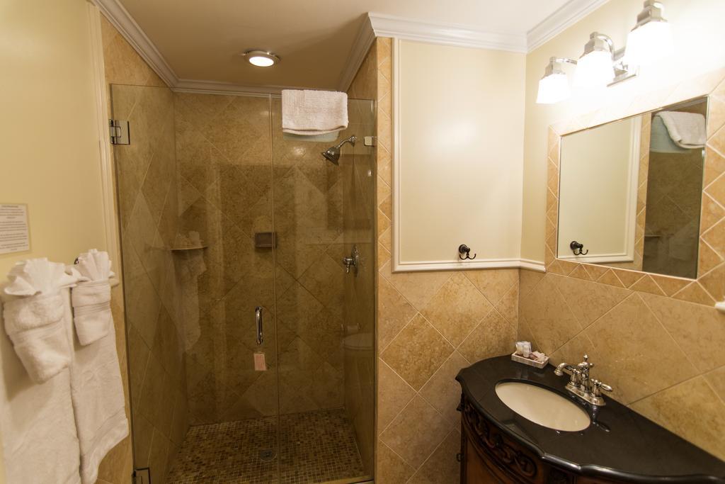 One-Bedroom Suite #2