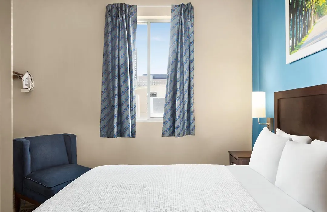 Days Inn By Wyndham Philadelphia Convention Center-1