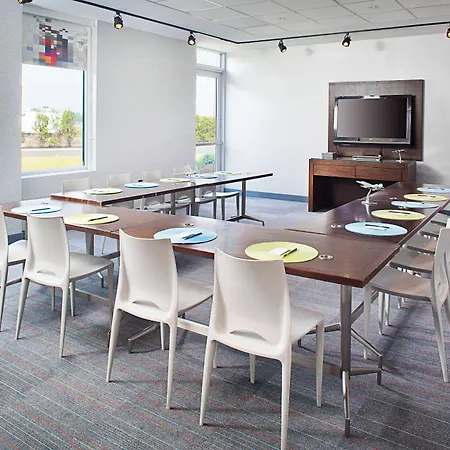 Aloft By Marriott Philadelphia Airport-3