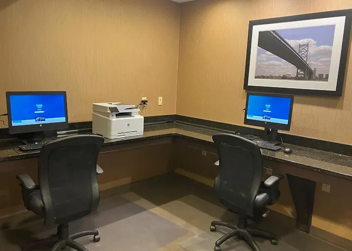 Holiday Inn Express Philadelphia Penn'S Landing By Ihg
